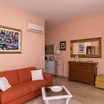 Apartment Van Gogh